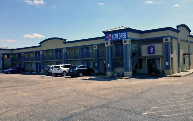 Super 8 Opelika Alabama