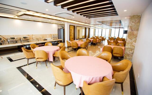 Golden Palm HaLong Hotel