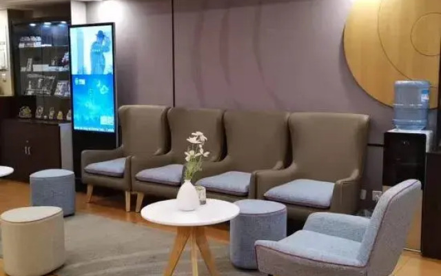 Home Inn - Beijing West Railway Station North Square