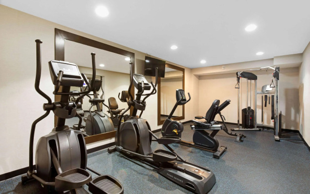 La Quinta Inn & Suites by Wyndham DC Metro Capital Beltway