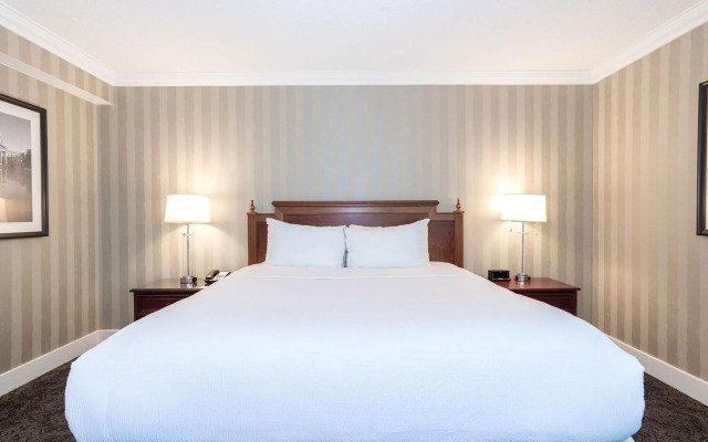 Sandman Signature Edmonton Downtown Hotel