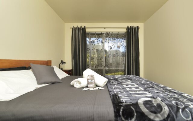 Tombstone Motel, Lodge & Backpackers