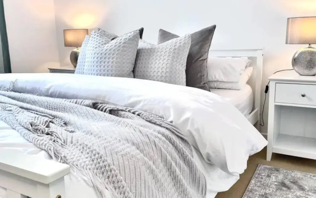 County House - THE WHITE APARTMENT