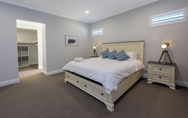 A Waterside Paradise