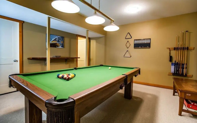 Stoke Cabin by Revelstoke Vacations