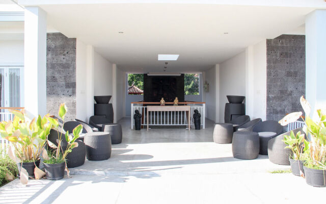 Airy Premier Seminyak Pantai Batu Belig Bali
