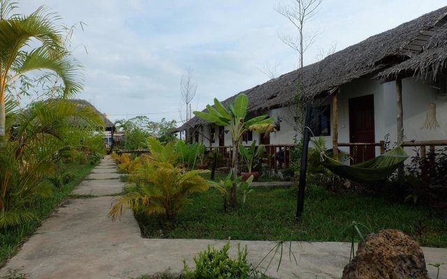 White Moon Bungalows