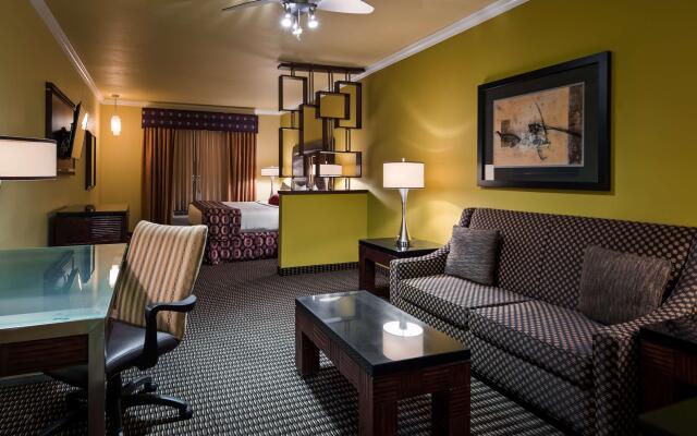 Best Western Plus Christopher Inn & Suites