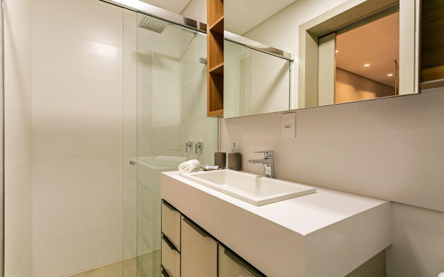 Apto completo c/ churrasq e piscina Jurerê JPR201