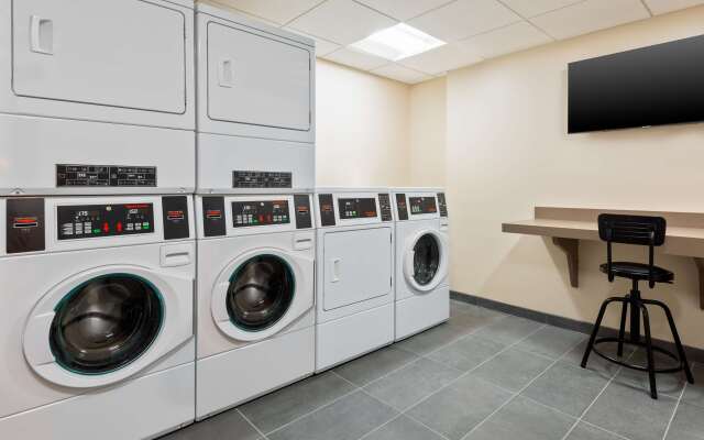 Hyatt House Orlando Airport