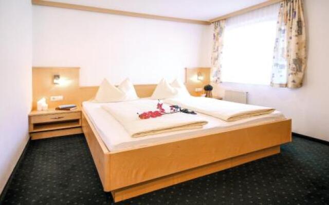 Holzmannhof und Michis Appartementhaus