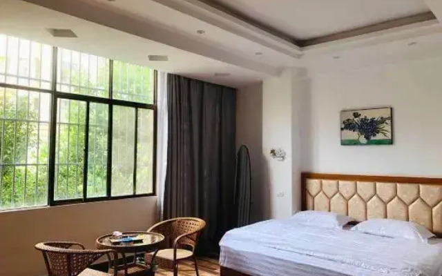 Longxin Business Hotel