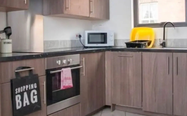 Lovely Holiday Home in Gloucester With Garden