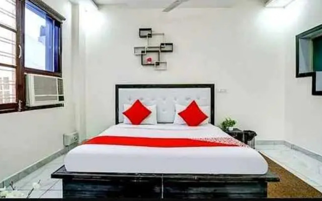 OYO Flagship 70203 Seventy Stay In