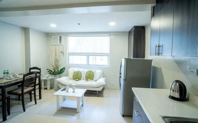 Gilmore Tower Suites By SMS Hospitality