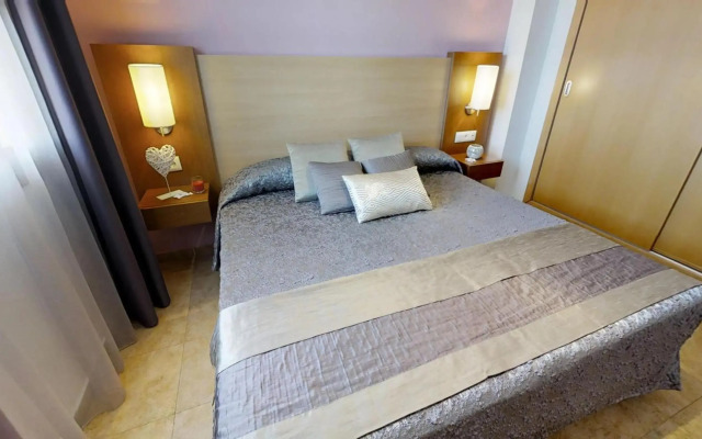 Leo Punta Umbria III - Adults Only