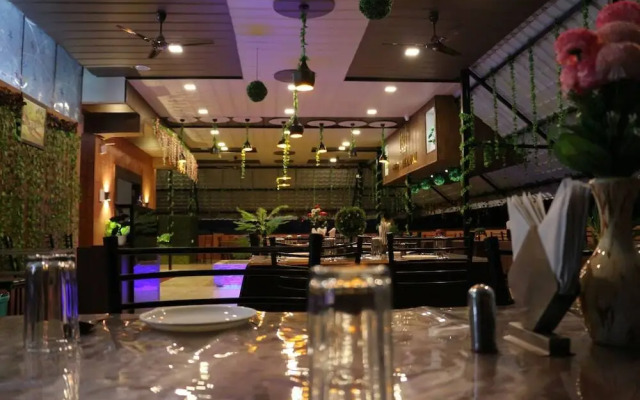 Hotel Shree Palace & Restaurant