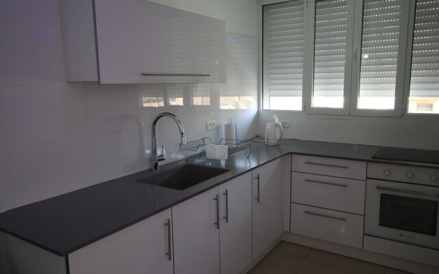 The Seasons King David apartment