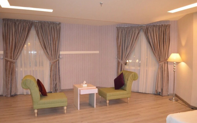 Noah Hotel
