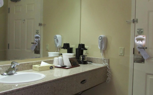 Fairbridge Inn & Suites