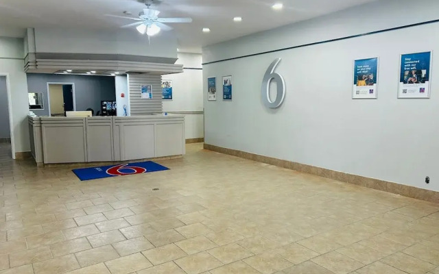 Motel 6 – Cornwall, ON