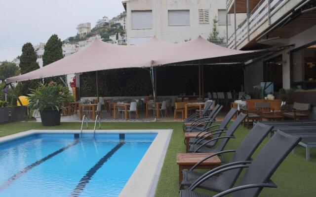 Canyelles Marina 3000