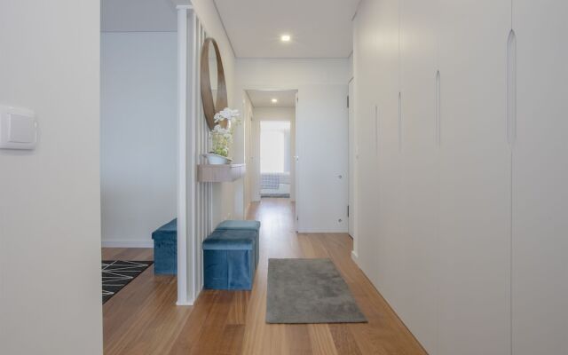 Liiiving- Luxury River View Apartment II