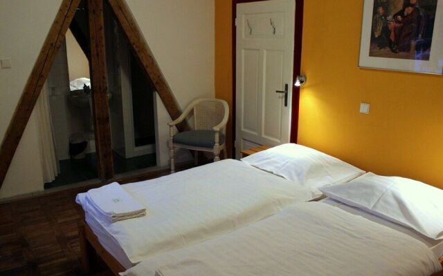 Hotel Pod Zvicinou