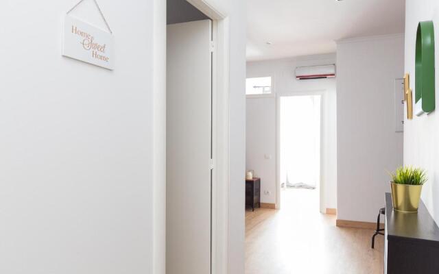 Lovely and Convenient Sagrada Familia Apartment