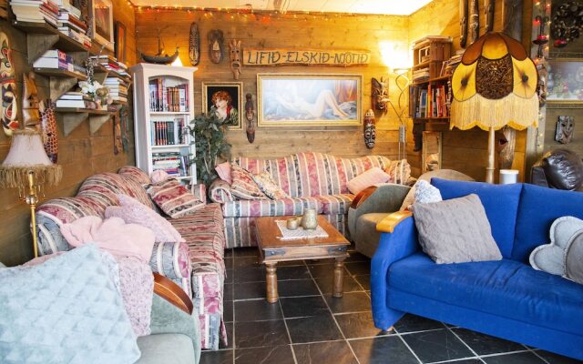 Private and peaceful one room apartments