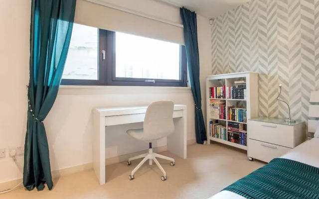 Bright Riverside Apt. w/ Terrace