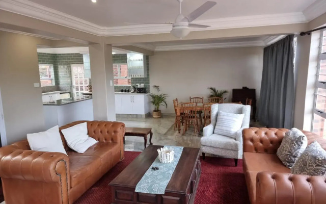 Ballito Clarke Bay Beach House - family holiday letting