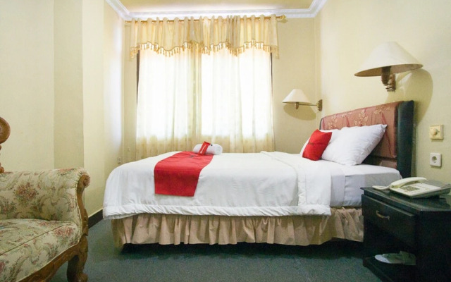 RedDoorz Plus near Pelabuhan Bitung