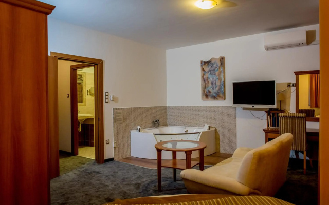 Aphrodite Hotel