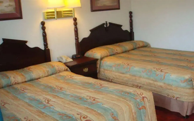 Travel Inn Dekalb