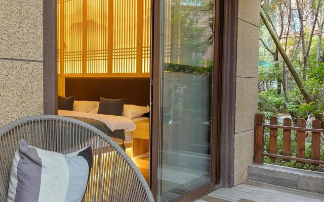 Room-heinemann Hotel Courtyard or Terrac