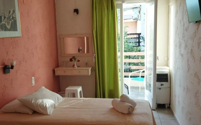 Cleo Rooms