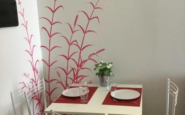 APPARTAMENTO RUBINO - Lovely Little Flat 3 Minutes From Golf Club 5 Minutes From Lake