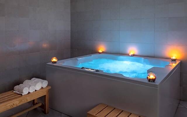 Rhactus Hotel New Alamein