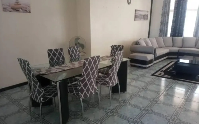 Spacious Executive Holiday Apartment In Bulawayo