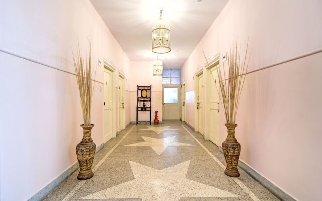 Pink Palace by FabHotel