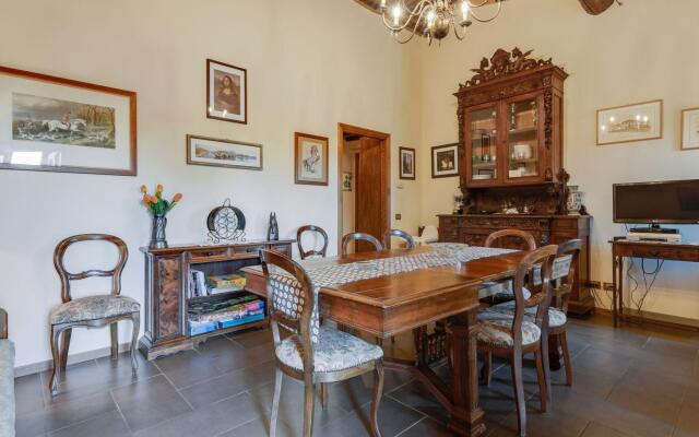 Tranquil Farmhouse in Terranova Bracciolini near Nightlife