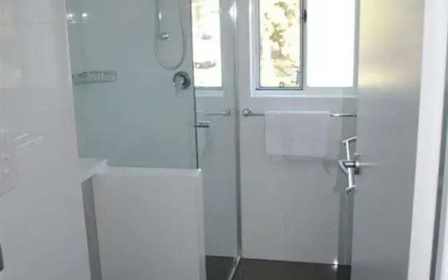 Bujerum Apartments on Burleigh