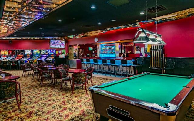 Ramada By Wyndham Edmonton Yellowhead Nw