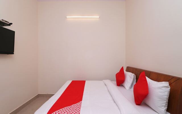 OYO 12068 Sunder Residency