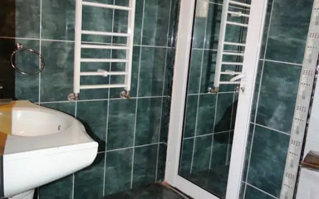 Guest Rooms Kom