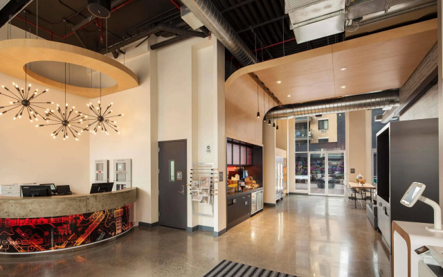 Aloft Long Island City - Manhattan View