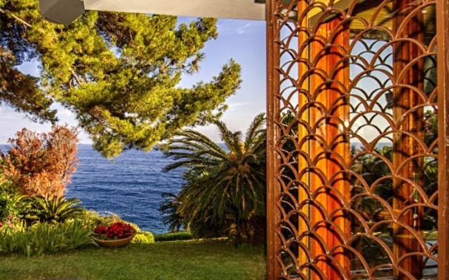 Villa White