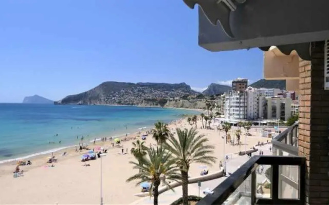 Vistas panorámicas a la playa 4º piso Calpemar