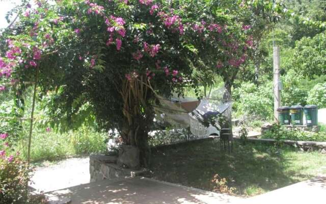 Casa Buen Aventura, Panajachel, Solola, Guatemala - Casa de Campo Familiar